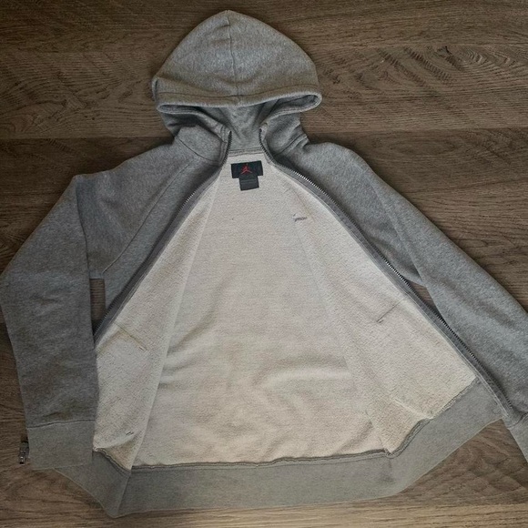 grey jordan sweater - Picture 5 of 7